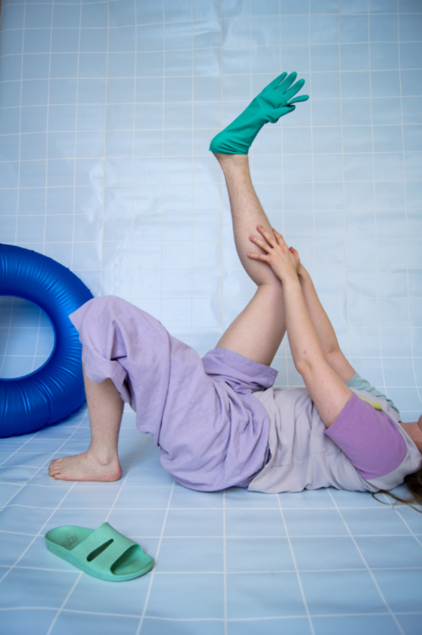 Kira Fröse • Alles klebt vor Reinlichkeit