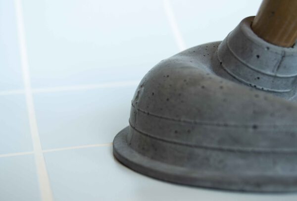 Kira Fröse • Onstopper Plopper (beton donker)